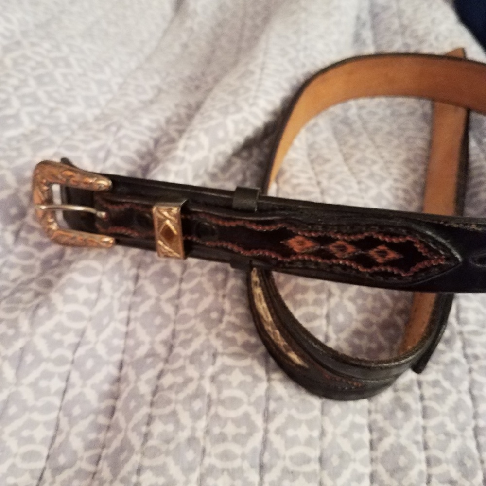 Country western womans style belt 41 inches long